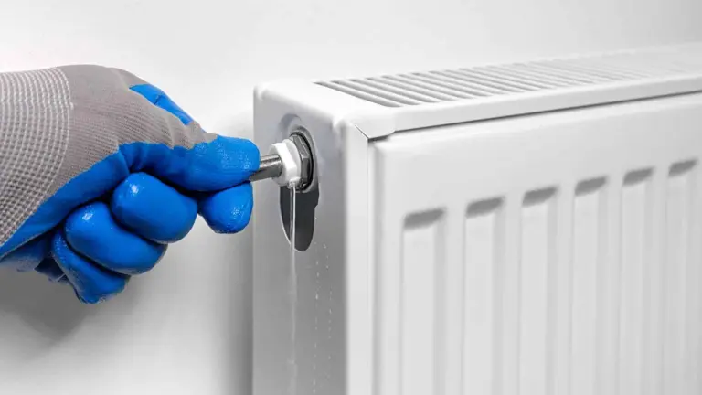 Illustration de l'article : Radiateur et chauffage avant l’hiver 2027 : la checklist maline pour éviter pannes et surconsommation