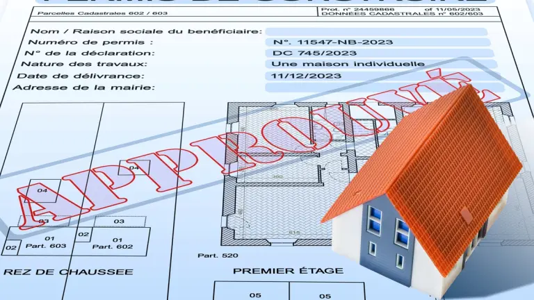 Illustration de l'article : Permis de travaux : les 10 erreurs administratives qui font dérailler votre chantier