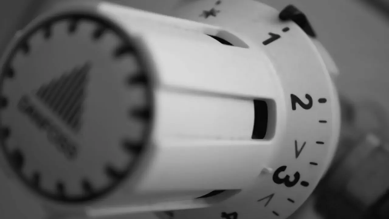 Illustration de l’article : Réglage radiateur électrique économie : 7 leviers concrets pour réduire la facture dès cet hiver